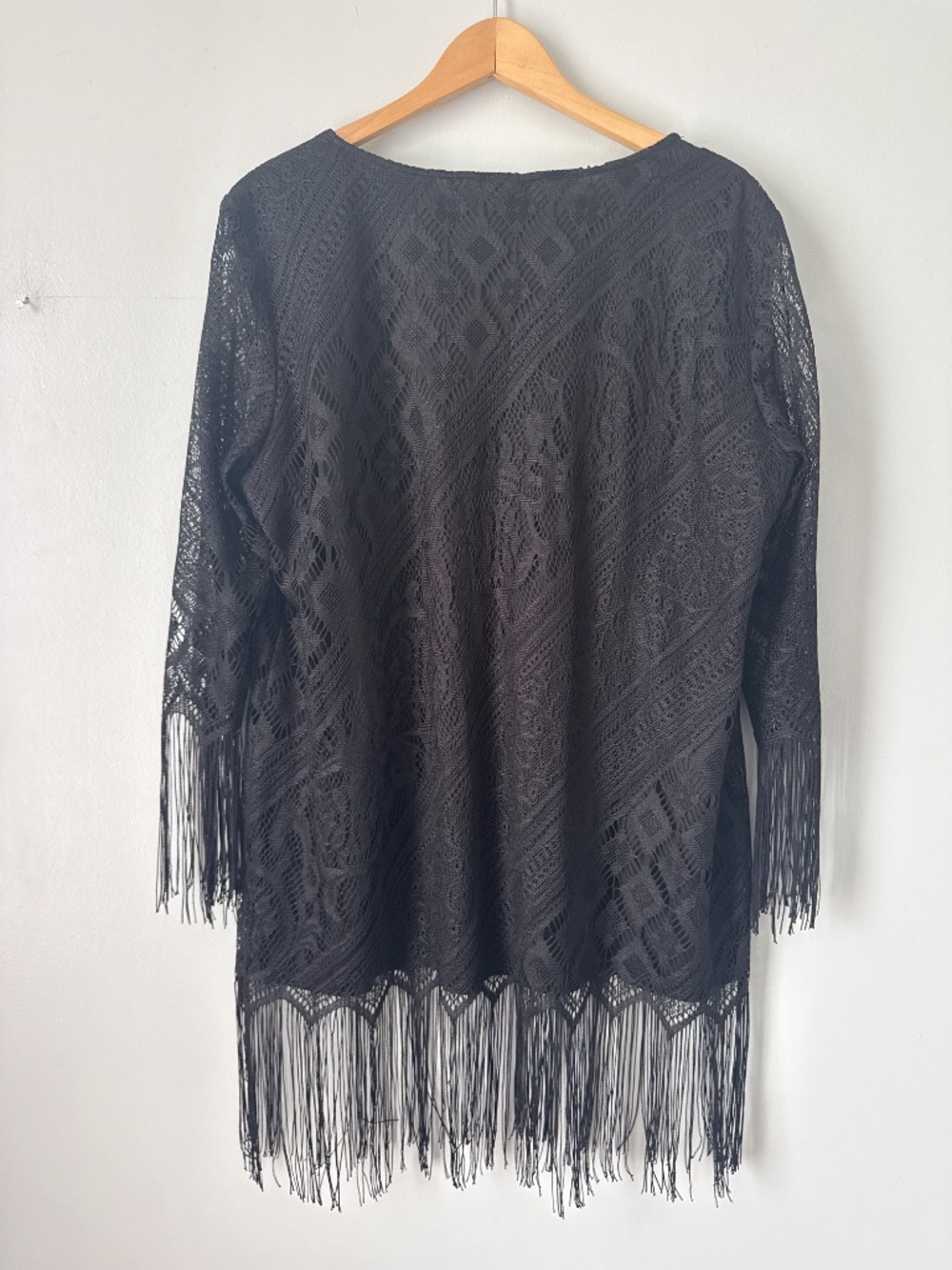 True beauty by EMME black lace tunic with fringe - Picture 5 of 5